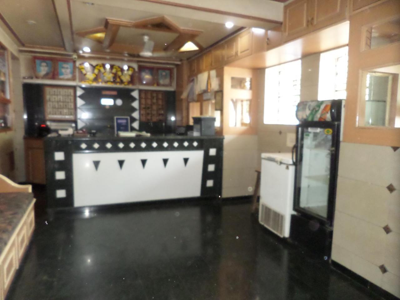 Hotel Padma Nashik Exterior photo